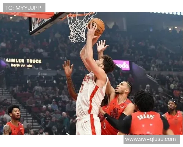 2014年NBA季后赛火箭对决开拓者第三场精彩回顾与赛后分析